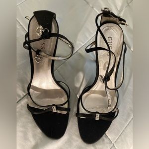 Guess Beautiful Stilettos Sandals With Heart And Rectangle Gem Detail! Sz 71/2 M